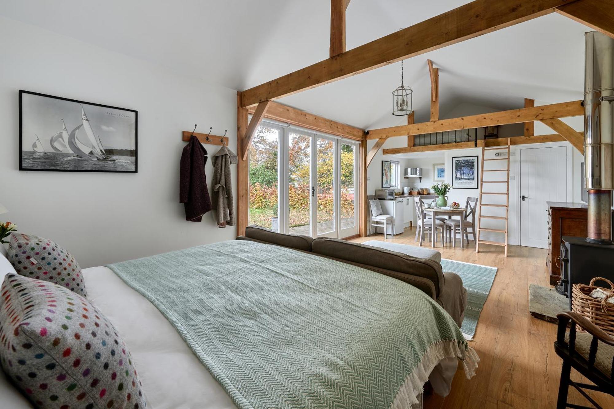 Stunning Cabin With Incredible Views Near Goodwood Rogate Exterior foto